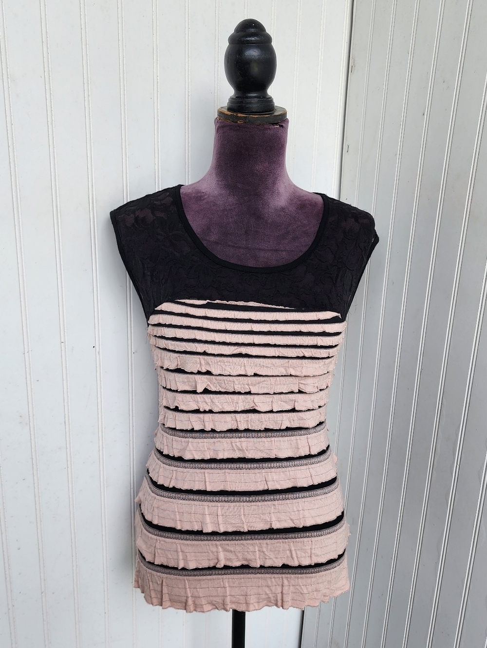 2B Bebe Blush Pink Black Lace Detail Top Stretch Layred Rayon Blend Sz S